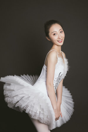 国内精品自线在拍2020艾草网