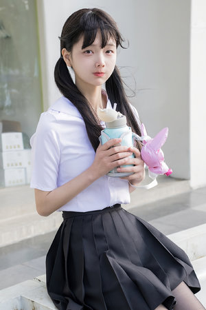 巨胸喷奶水www视频网站