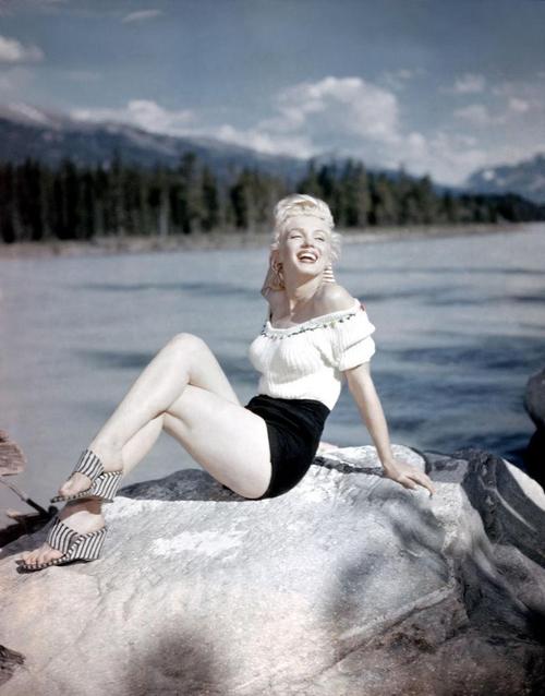 阳台顶着岳刘晓莉的肥臀有限公司