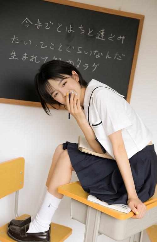 胸大美女又黄又骚女儿